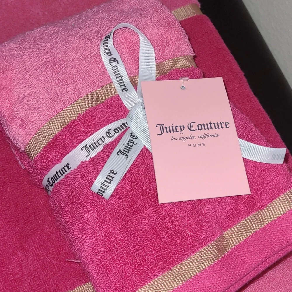 NWT Juicy Couture Pink & Gold Towel Set